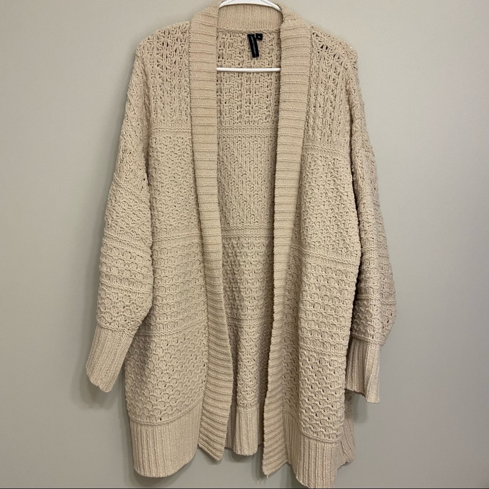 LIKE NEW Soft Knit Cardigan